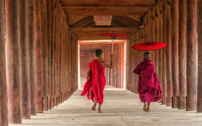 How to let go of the past (the story of “The Two Monks and the Muddy Road”)
